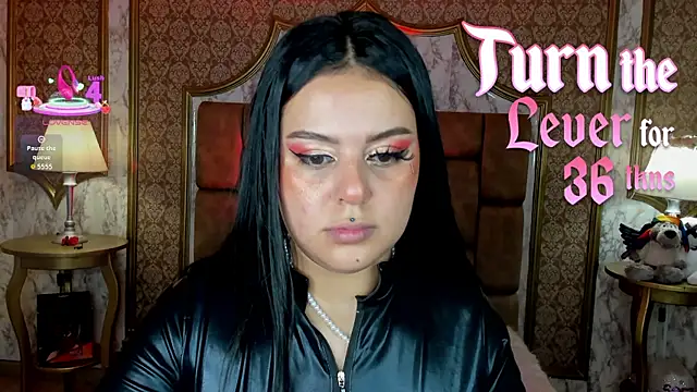 SoffiQueen online show from 01-12-26, 01:05