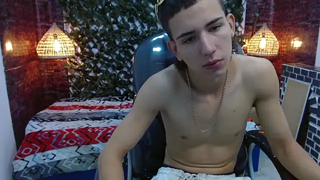 Snapshot of JackSwan18 chatting on 01-17-25, 01:13 JackSwan18 online show from 01-17-25, 01:13