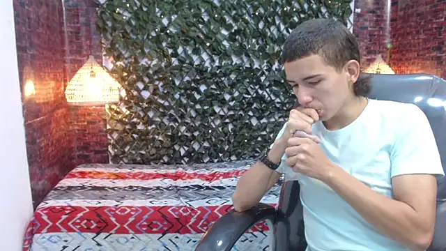 Snapshot of JackSwan18 chatting on 01-22-25, 01:11 JackSwan18 online show from 01-22-25, 01:11