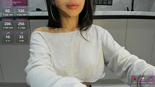 Snapshot of Mia_Meow_ chatting on 11-06-25, 08:32 Mia Meow online show from 11-06-25, 08:32