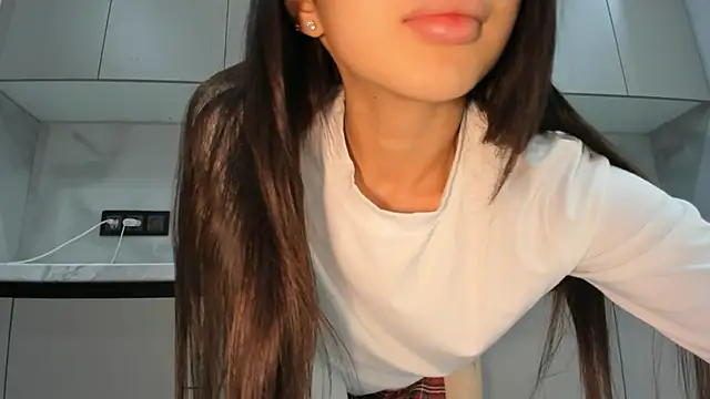 Snapshot of Mia_Meow_ chatting on 11-24-25, 02:22 Mia Meow online show from 11-24-25, 02:22