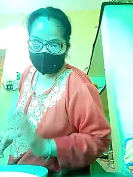 heenage online show from 11-28-25, 05:54