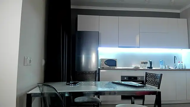 Emma Flin online show from 12-14-24, 02:10