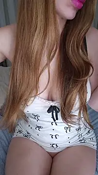 Snapshot of jhulyyy chatting on 01-18-26, 01:37 jhulyyy online show from 01-18-26, 01:37