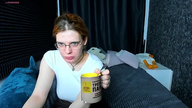 KIKI Krash online show from 01-27-25, 10:49