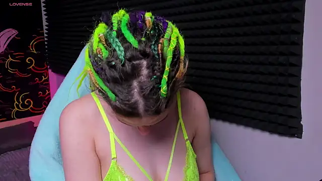 KIKI Krash online show from 11-18-25, 10:09