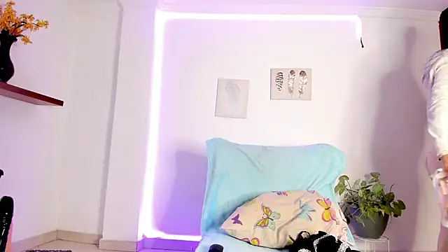 anniesweet- online show from 11-13-25, 01:10