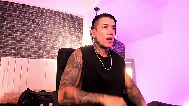 Snapshot of Dantesuarez28 chatting on 12-16-25, 11:15 Dantesuarez28 online show from 12-16-25, 11:15