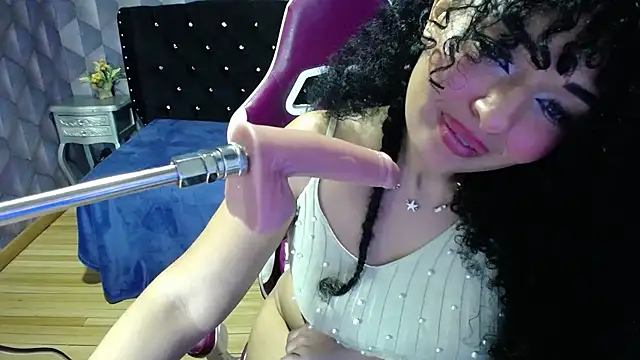 Sofiacowperx online show from 02-11-25, 07:05