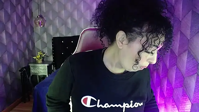 Sofiacowperx online show from 02-18-25, 12:49