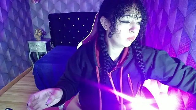 Sofiacowperx online show from 02-22-25, 12:51