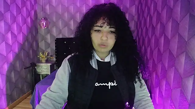 Sofiacowperx online show from 02-28-25, 01:14