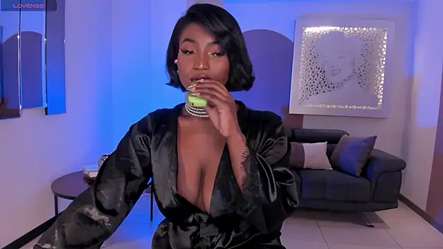 Snapshot of SavannahStorm chatting on 02-07-25, 06:34 SavannahStorm online show from 02-07-25, 06:34