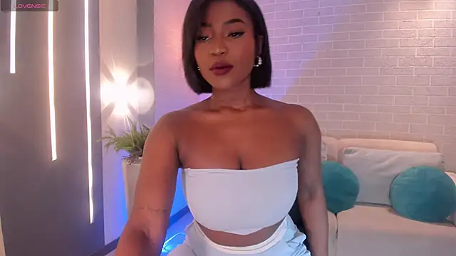 Snapshot of SavannahStorm chatting on 02-16-25, 01:16 SavannahStorm online show from 02-16-25, 01:16