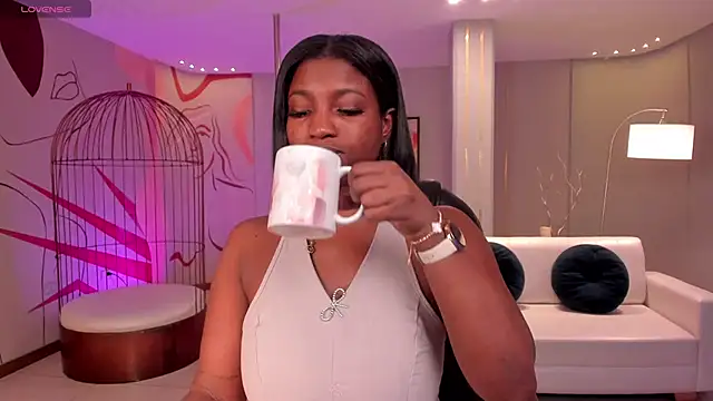 Snapshot of SavannahStorm chatting on 11-29-25, 12:52 SavannahStorm online show from 11-29-25, 12:52