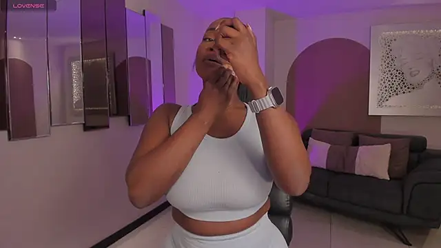 Snapshot of SavannahStorm chatting on 12-03-25, 08:29 SavannahStorm online show from 12-03-25, 08:29