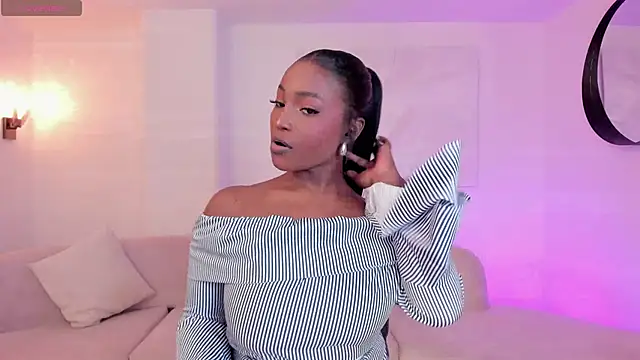 Snapshot of SavannahStorm chatting on 12-05-25, 07:43 SavannahStorm online show from 12-05-25, 07:43