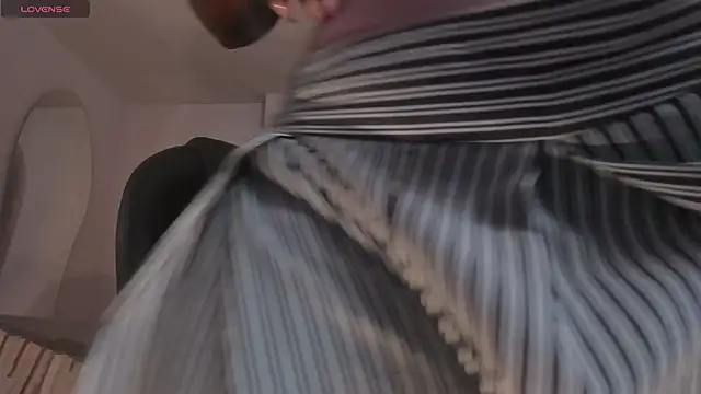 Snapshot of SavannahStorm chatting on 12-15-25, 12:53 SavannahStorm online show from 12-15-25, 12:53