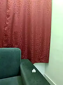 Cute Kritika online show from 10-28-25, 04:16