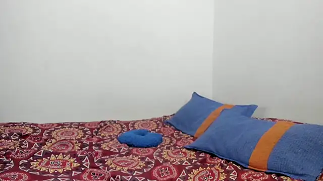 Snapshot of Nathaly_love96 chatting on 12-24-24, 12:11 Nathaly love96 online show from 12-24-24, 12:11