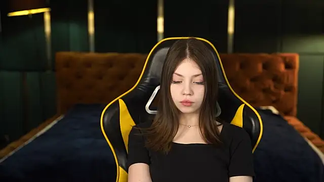 Beatrice 054 online show from 02-12-25, 12:12