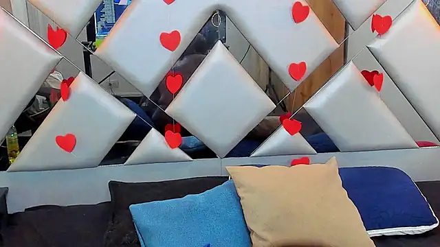 Snapshot of Nahomi-Hill chatting on 02-16-25, 01:36 Nahomi-Hill online show from 02-16-25, 01:36