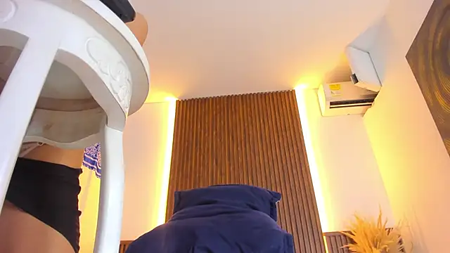 Snapshot of nathaly_sara_ chatting on 02-02-25, 04:59 nathaly sara online show from 02-02-25, 04:59