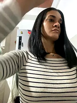 Biancasantillana online show from 10-17-25, 01:25