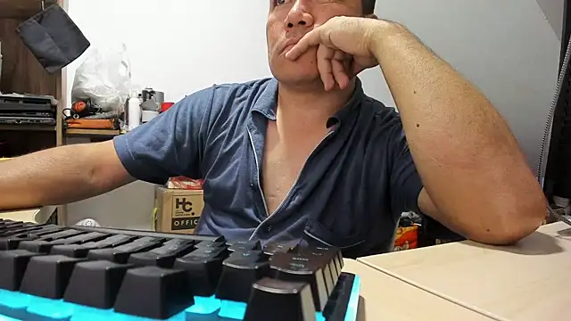 Jhonatan Morales S online show from 11-21-25, 04:00