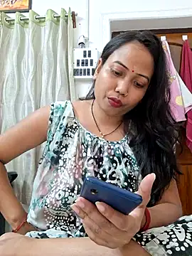 DREAM GIRL-30 online show from 03-04-25, 07:30