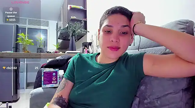 Charlee pink online show from 02-16-25, 08:43