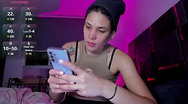 Charlee pink online show from 02-18-25, 12:59