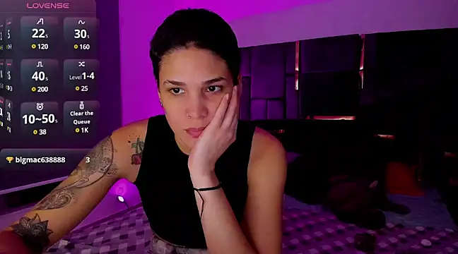 Charlee pink online show from 03-07-25, 09:29