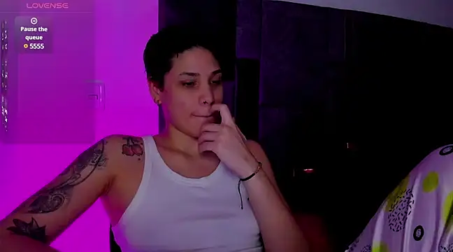 Charlee pink online show from 03-22-25, 10:37