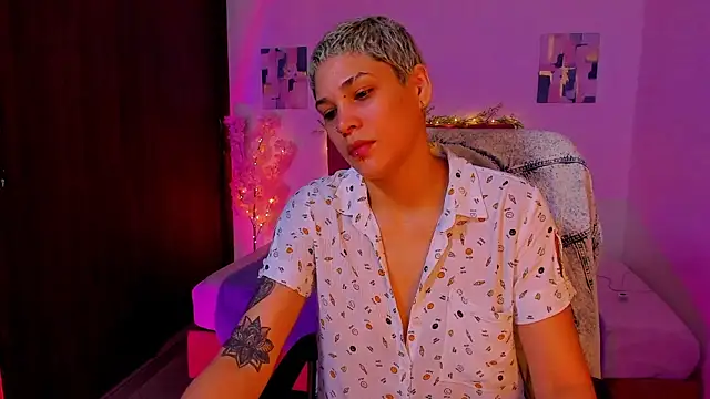 Charlee pink online show from 10-13-25, 06:19