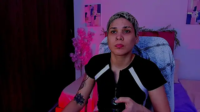 Charlee pink online show from 10-18-25, 11:05