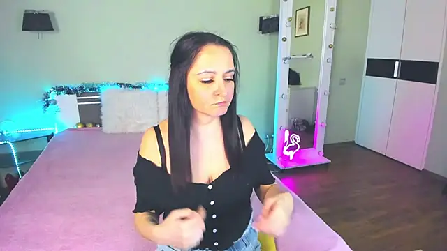 AngellLika online show from 12-19-24, 04:02