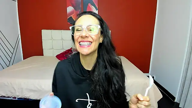 Abrillee1 online show from 12-28-24, 07:33