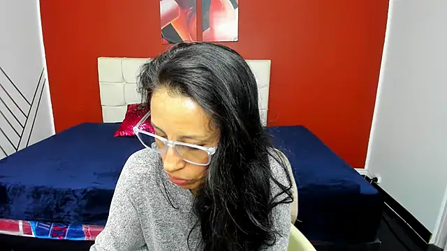 Abrillee1 online show from 01-08-25, 07:34