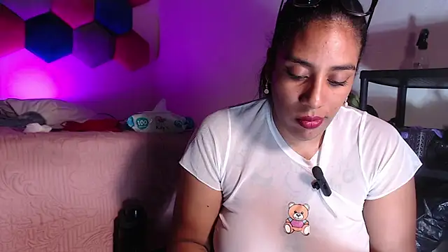 Snapshot of ViolethRammtein chatting on 10-22-25, 09:20 ViolethRammtein online show from 10-22-25, 09:20