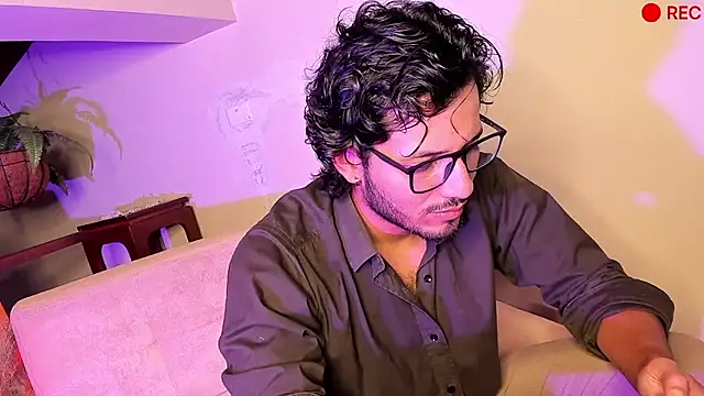 Nicholasrodrii online show from 12-22-24, 10:25