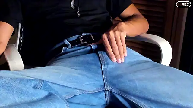 Nicholasrodrii online show from 09-11-25, 12:33