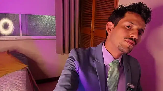 Nicholasrodrii online show from 02-10-26, 12:04