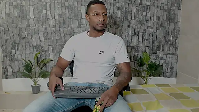 Snapshot of Joseephjackson chatting on 02-04-25, 07:11 Joseephjackson online show from 02-04-25, 07:11