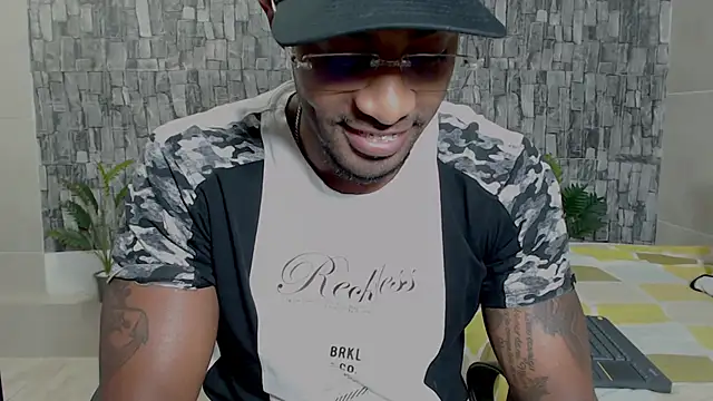 Snapshot of Joseephjackson chatting on 02-12-25, 06:19 Joseephjackson online show from 02-12-25, 06:19