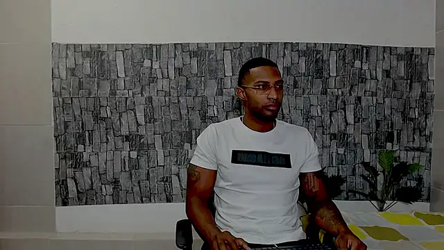 Snapshot of Joseephjackson chatting on 02-15-25, 02:11 Joseephjackson online show from 02-15-25, 02:11