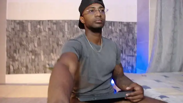 Snapshot of Joseephjackson chatting on 09-18-25, 12:51 Joseephjackson online show from 09-18-25, 12:51