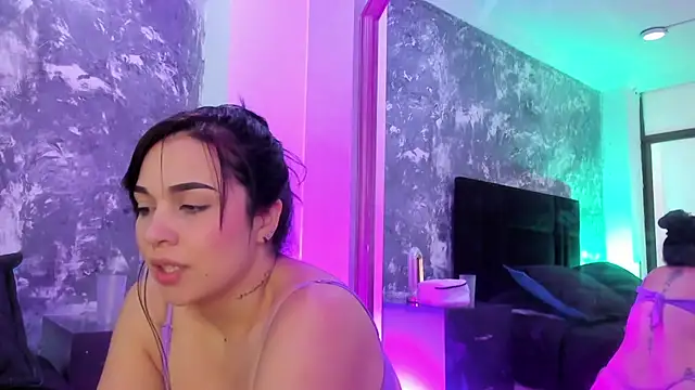 Snapshot of brianaGuzman chatting on 01-10-25, 03:58 brianaGuzman online show from 01-10-25, 03:58