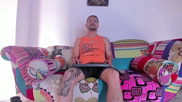 AndresSmith   online show from 02-10-25, 01:01