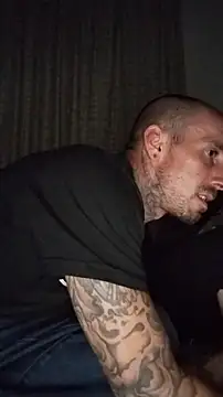 Snapshot of DirtyNorth chatting on 10-31-25, 06:47 DirtyNorth online show from 10-31-25, 06:47